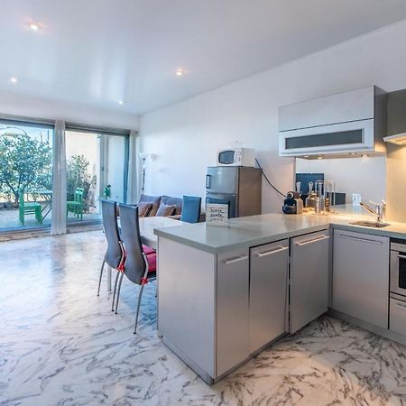 Happyfew Eros Apartment Nice Bagian luar foto