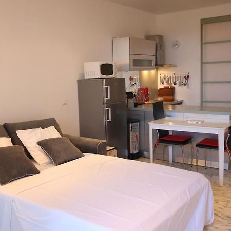 Happyfew Eros Apartment Nice Bagian luar foto