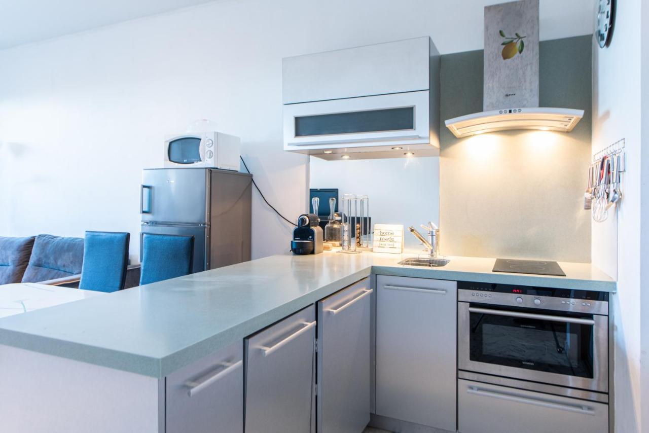 Happyfew Eros Apartment Nice Bagian luar foto