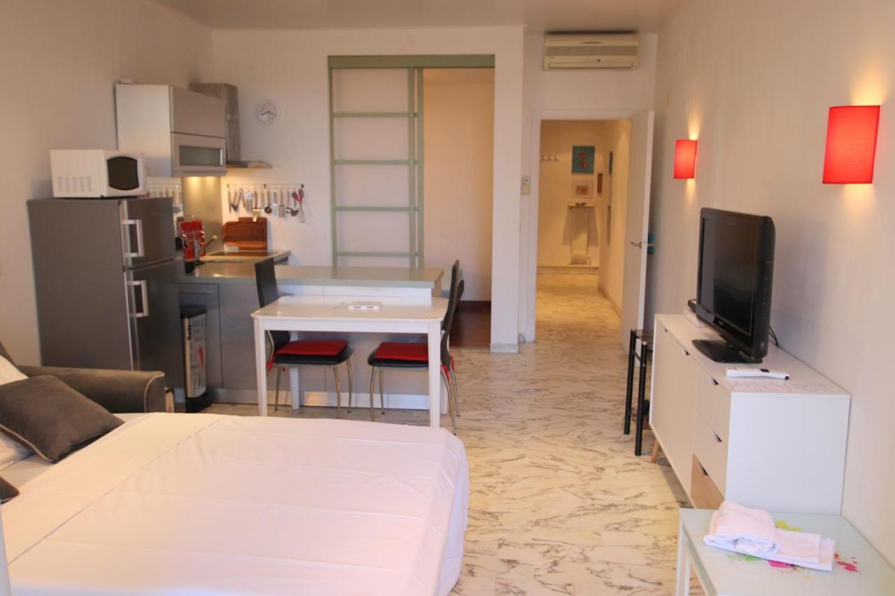 Happyfew Eros Apartment Nice Bagian luar foto