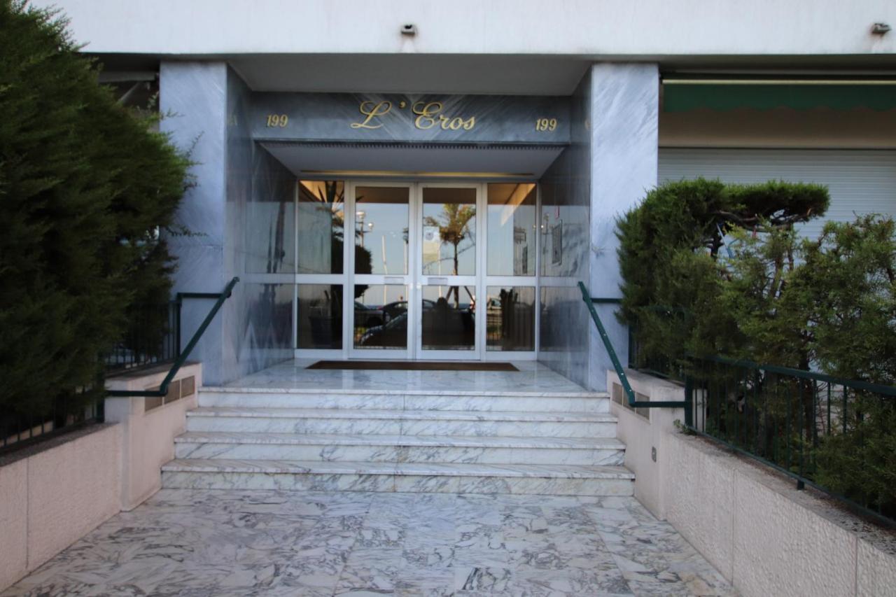 Happyfew Eros Apartment Nice Bagian luar foto